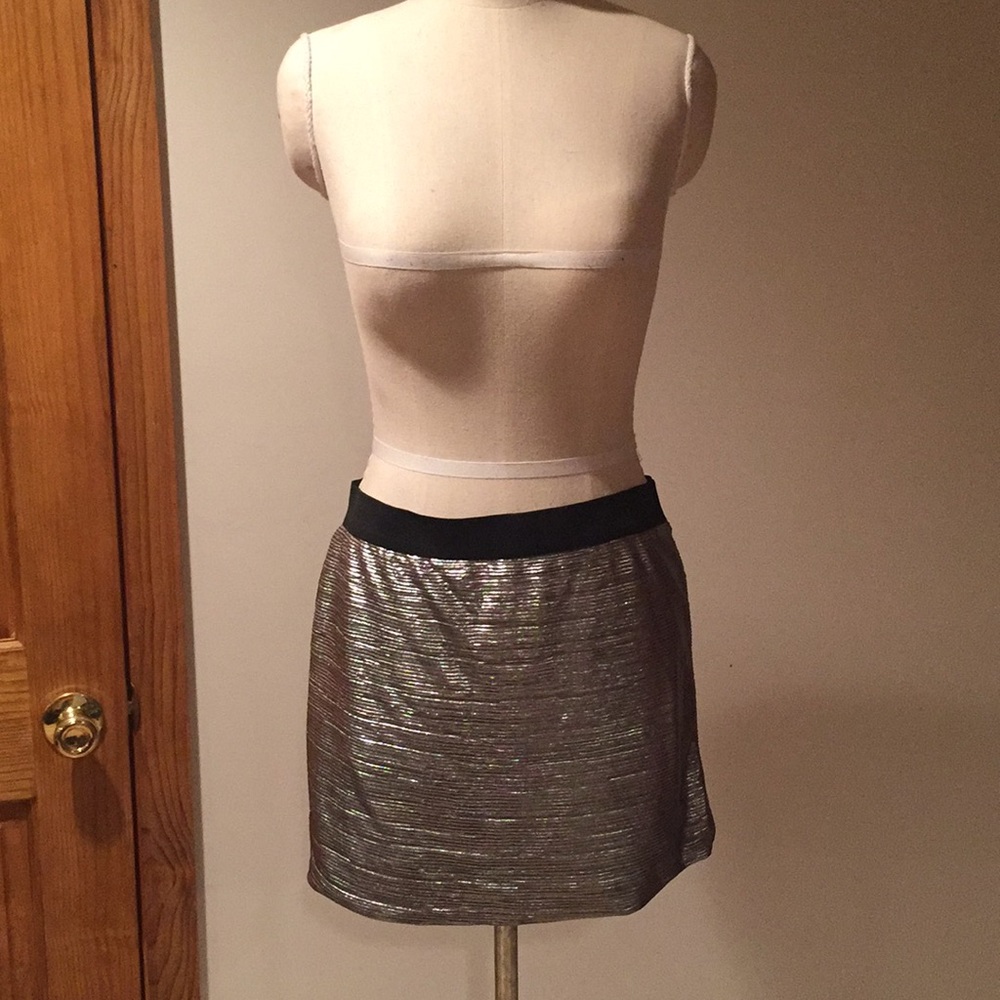 Forever 21 Size L Silver Metallic Mini Skirt